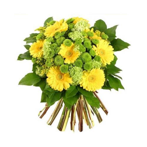 Snoubení žlutých gerber a chrysantém